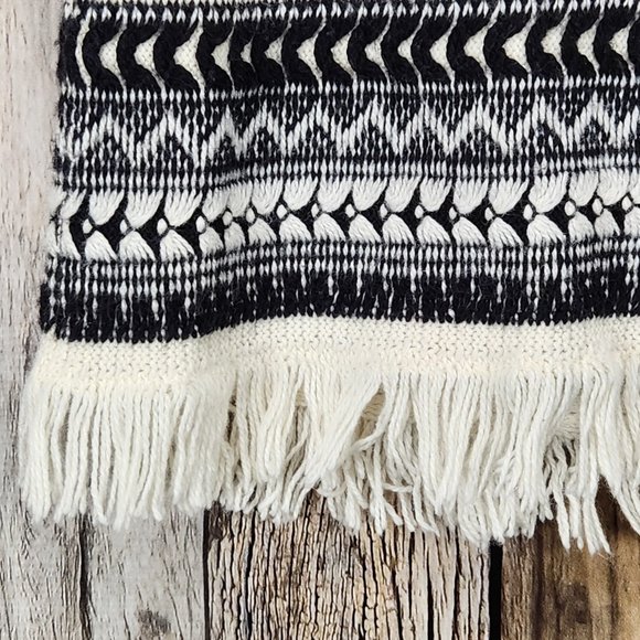 Women's White and Black Fringe Hem Top - Picture 8 of 13